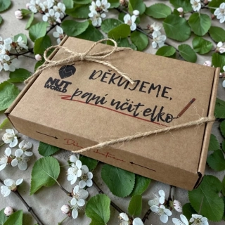 Pro učitelku dárková krabička ořechů